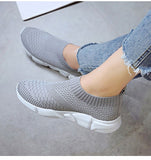 Women Shoes 2019 New Flyknit Sneakers Women Breathable Slip On Flat Shoes Soft Bottom White Sneakers Casual Women Flats Krasovki