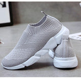 Women Shoes 2019 New Flyknit Sneakers Women Breathable Slip On Flat Shoes Soft Bottom White Sneakers Casual Women Flats Krasovki