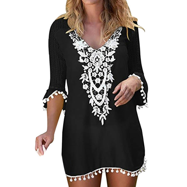 2019 Summer Swimwear Lace Patchwork Hollow Beach Dress Women Pom Pom Trim Tassel Beach Cover Up Beach Wear Saida De Praia Pareos